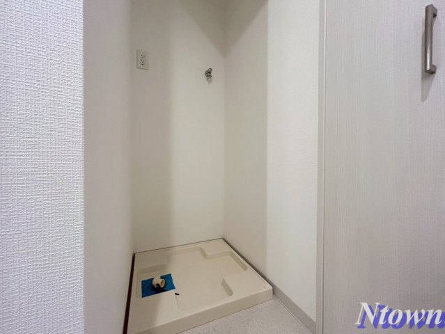 【設備】 | FIRST RESIDENCE SAKAE(ファーストレジデンス栄) | 洗濯機置き場です。