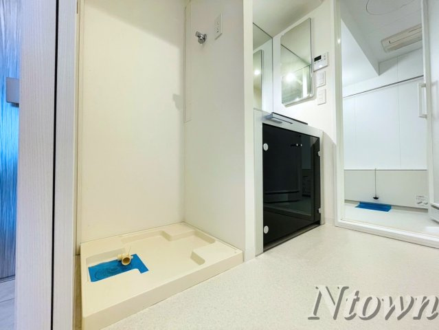 【設備】 | FIRST RESIDENCE SAKAE(ファーストレジデンス栄) | 洗濯機置き場です