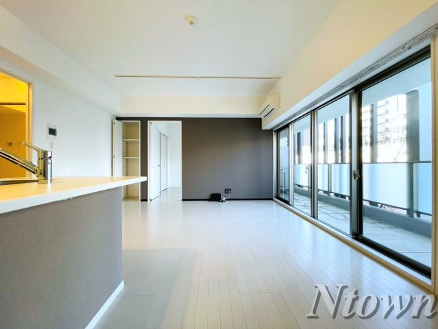 【その他】 | FIRST RESIDENCE SAKAE(ファーストレジデンス栄) | おしゃれなリビングです