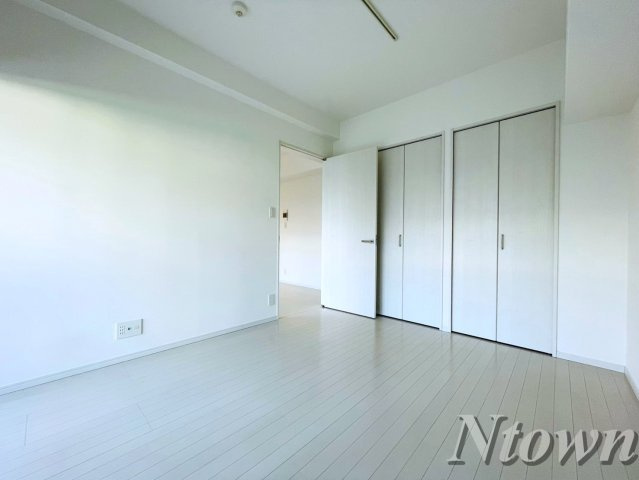 【洋室】 | FIRST RESIDENCE SAKAE(ファーストレジデンス栄) | 広々とした洋室です