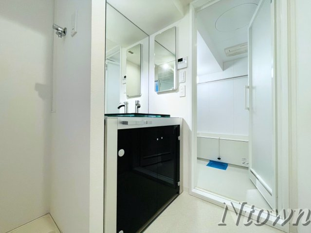 【独立洗面台】 | FIRST RESIDENCE SAKAE(ファーストレジデンス栄) | 独立洗面台、朝の身支度には欠かせません