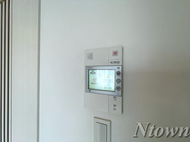 【セキュリティ】 | FIRST RESIDENCE SAKAE(ファーストレジデンス栄) | モニター付きインターフォンです。