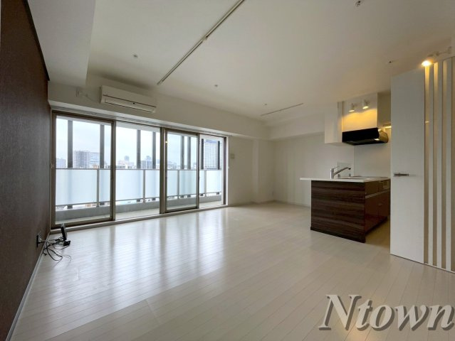 【内装】 | FIRST RESIDENCE SAKAE(ファーストレジデンス栄) | 明るい色調の室内です