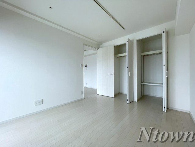 【居間・リビング】 | FIRST RESIDENCE SAKAE(ファーストレジデンス栄) | ゆったりとした居間です