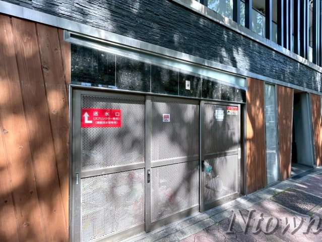 【その他共用部分】 | FIRST RESIDENCE SAKAE(ファーストレジデンス栄) | ゴミ捨て場です。