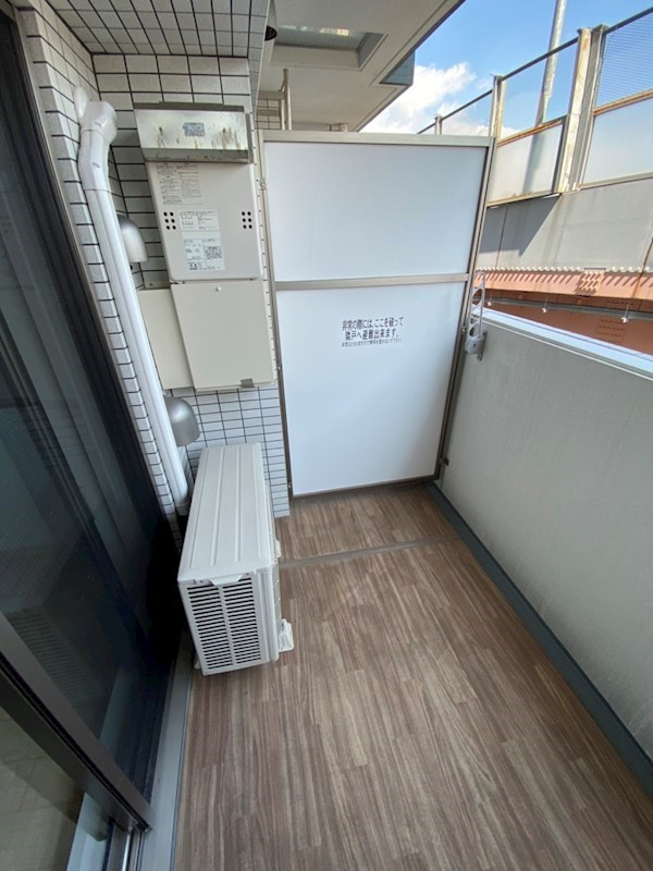 神戸市中央区浜辺通４丁目の賃貸マンションのバルコニー
