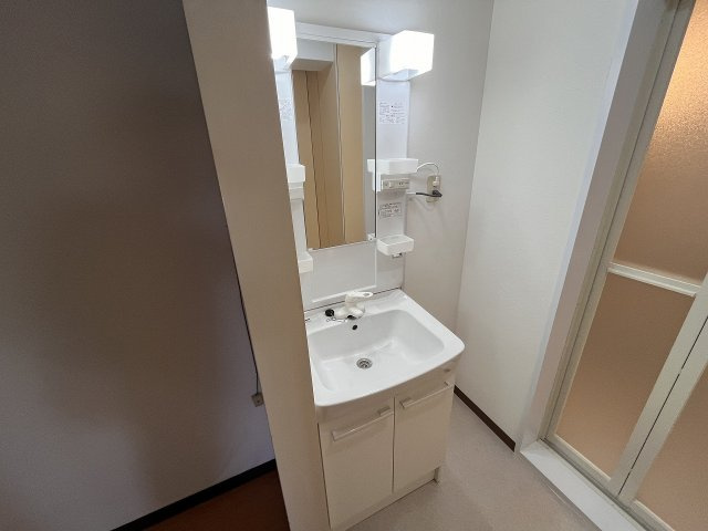 神戸市中央区下山手通５丁目の賃貸マンションの洗面所