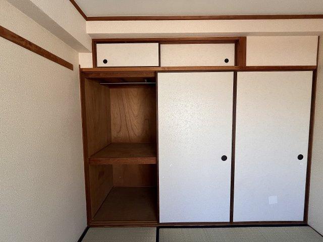 神戸市中央区下山手通５丁目の賃貸マンションの収納
