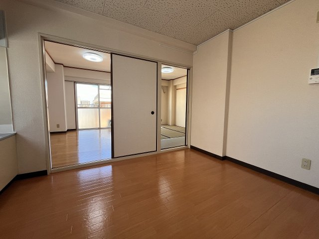 神戸市中央区下山手通５丁目の賃貸マンションの居間・リビング