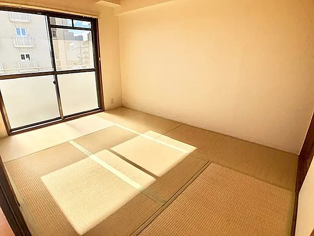 信和マンションの居間・リビング