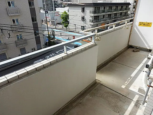 信和マンションのバルコニー