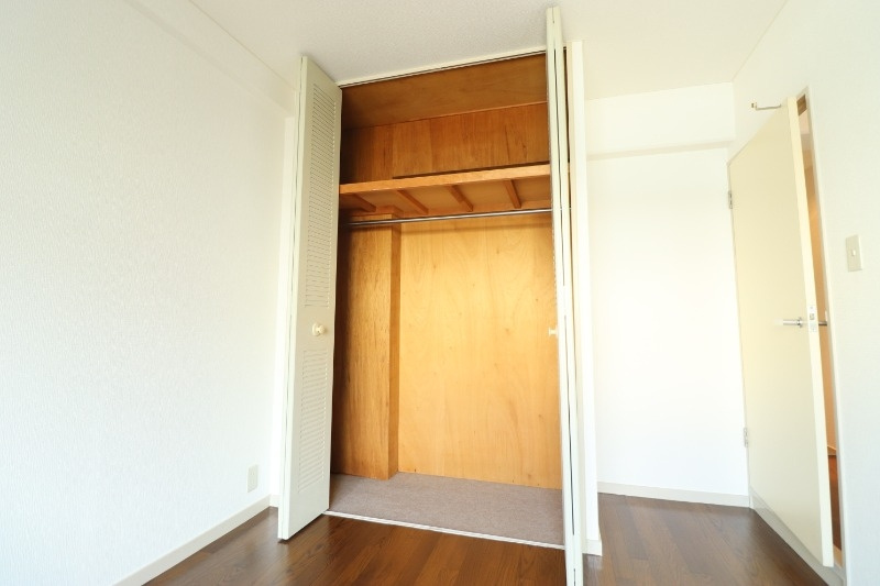 芦屋市東山町の賃貸マンションの収納
