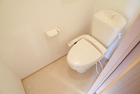 神戸市東灘区御影本町６丁目のアパートのトイレ