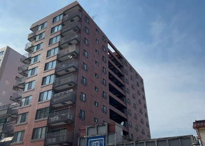 【外観】 | サンコーポ八王子 | 土地の形が極端に長細かったり、狭小地、あるいは道路との高低差がある傾斜地だった場合、後々売ろうとしても買い手がつかない場合もあります。後々、売却することになった時に価値の下がらない土地を選びましょう。