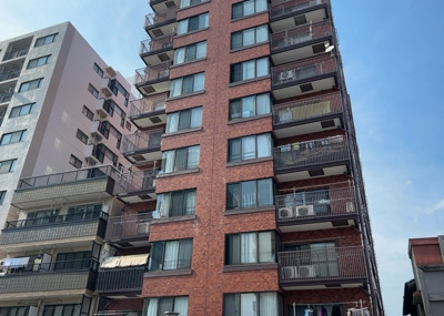 【外観】 | サンコーポ八王子 | 家を建てる前提で土地を探している場合、地盤の丈夫さは譲れない条件の一つです。地盤が脆弱だと追加工事が必要となります。また、過去に地盤沈下や液状化現象を起こした土地は、できるだけ避けた方がいいでしょう。