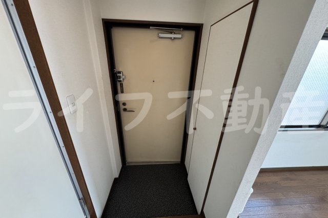 エリムハイツの玄関|シンプルで使いやすい玄関です