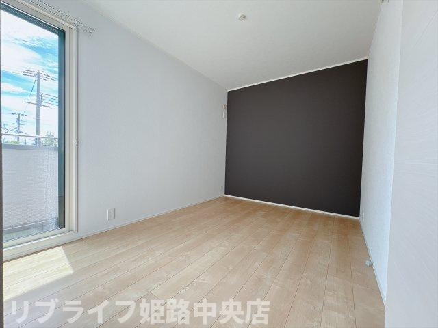 野里東町戸建の寝室
