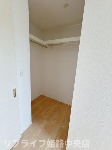 野里東町戸建の収納|ウォークインクローゼット