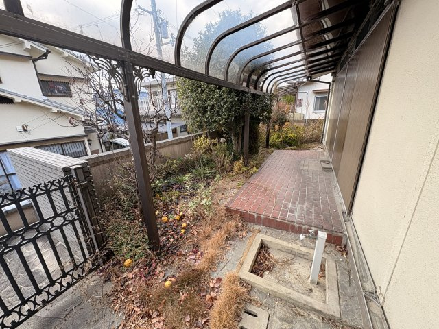 生駒郡平群町梨本戸建ての庭