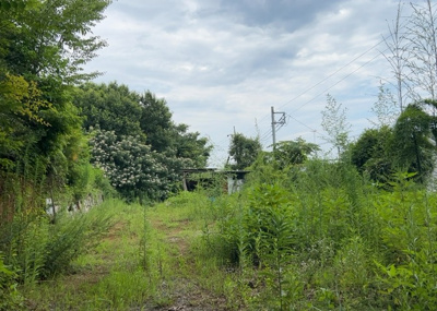 【外観】 | 川町売地 | 人が暮らすうえで日光は大切な要素となります。日当たりの良さは譲れないポイントですね。併せて近くに大きな建築物の建築予定がないか、あるいはそれが可能な土地が近くにないか事前に確認することもお勧めします。