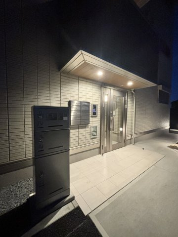 【エントランス】 | D-ROOM台新田町 