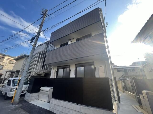 Ｍ＆Ｍ弘明寺駅前の外観