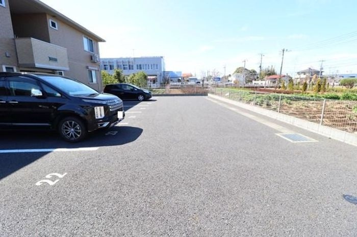 スカイブルー　Ｃの駐車場|駐車場があるので、車を買う予定の方も安心です