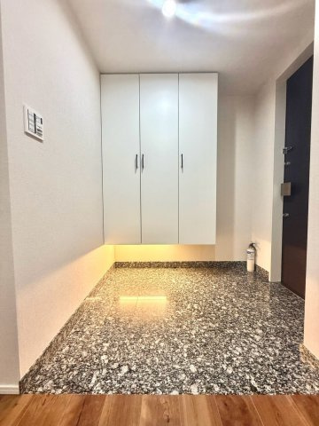 パークシティ武蔵小杉 ステーションフォレストタワーの玄関|明るく開放的な空間が、心地よい住まいを演出します。