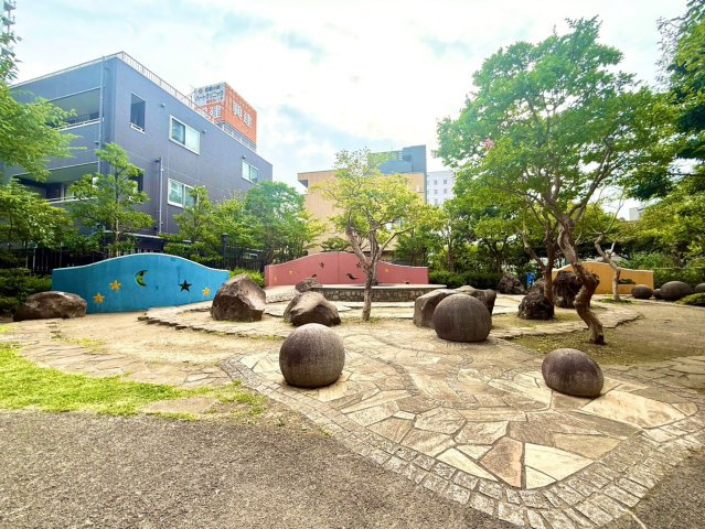 パークシティ武蔵小杉 ステーションフォレストタワーの中庭|まるで公園のような緑に囲まれたレジデンス