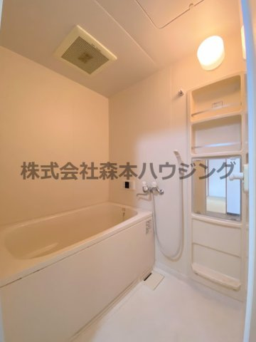【浴室】 | 　サザンクロス | 落ち着いた空間のお風呂です