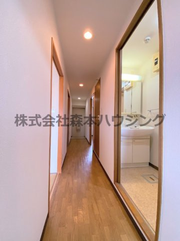 【内装】 | 　サザンクロス | 内装は落ち着いています