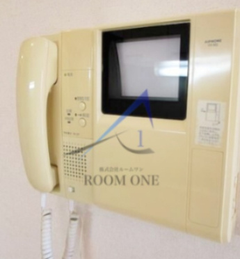 アーバンライフ冬木のセキュリティ|モニター付きインターホンです。