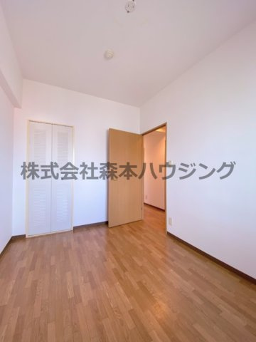 【洋室】 | 　サザンクロス | 落ち着いた色調の洋室です