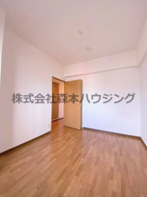 【洋室】 | 　サザンクロス | 落ち着いた色調の洋室です
