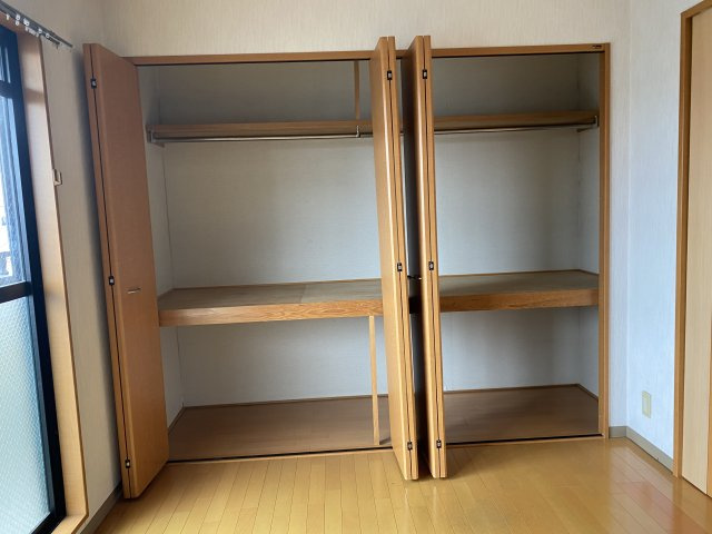 メゾンリュートⅡ番館の収納