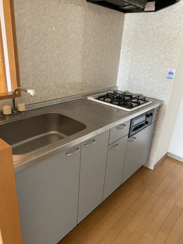 メゾンリュートⅡ番館のキッチン