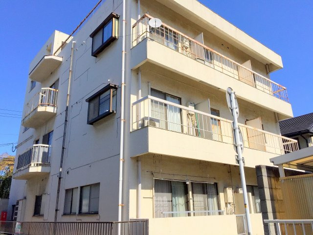 津倉さつきマンションの外観