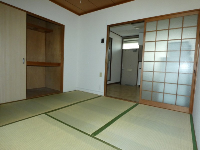 リバティアパートの和室