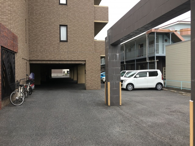 オーキッドプラザの駐車場