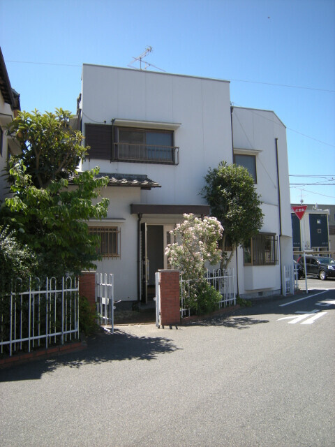 津倉町2丁目一戸建て　西棟の外観