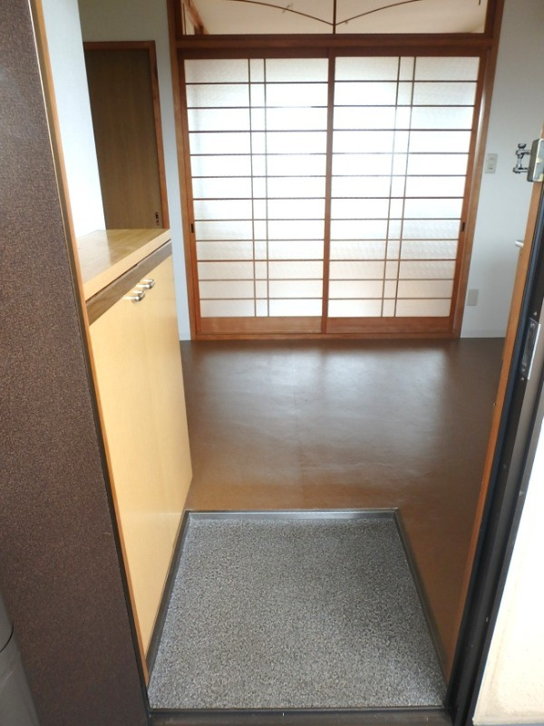 プランドール西市の玄関