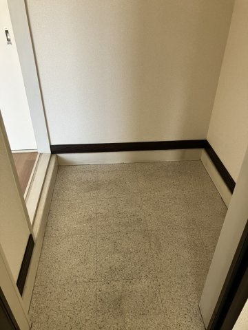 ジュネスの玄関