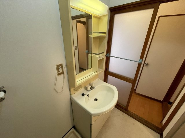 ＹＳビル岡南の洗面所