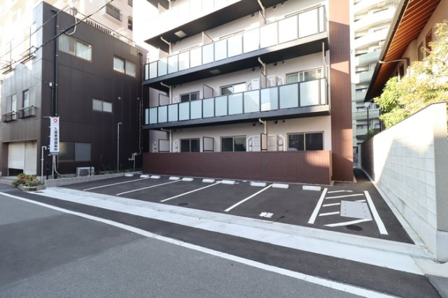 グランディオ医大前の駐車場