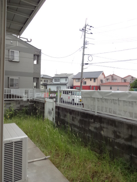 エレガンス西市　G棟の庭