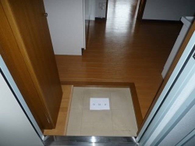 はなやびるの玄関