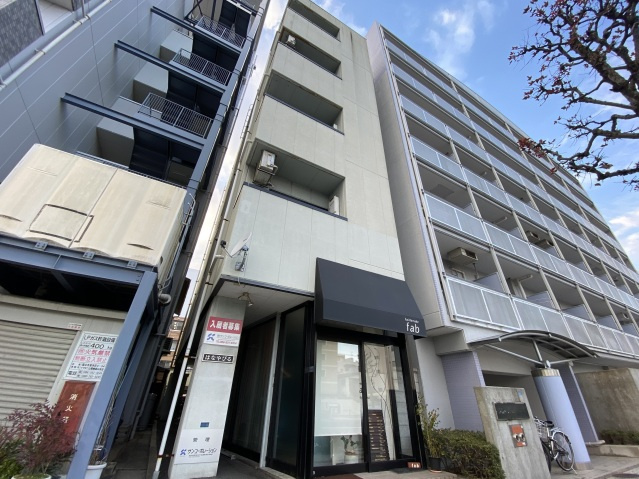 はなやびるの外観