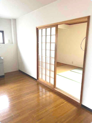 野田屋町赤松ビルの内装