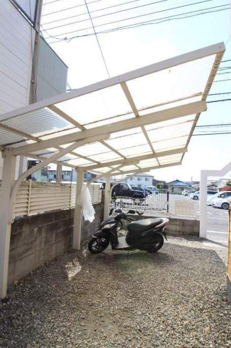 アップルハウス十日市の駐車場