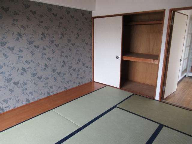 グランデュール今1号館の和室